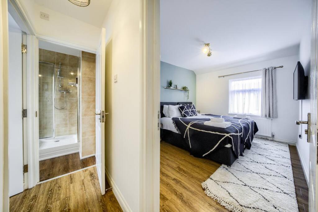 Low Rate For A 4-Bedroom House In Coventry With Free Unlimited Wi-Fi 2 Car Parking 53 Qmc Exteriör bild