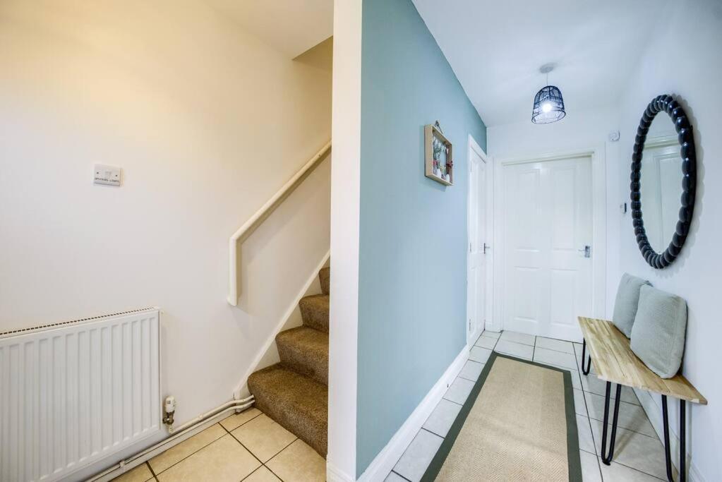 Low Rate For A 4-Bedroom House In Coventry With Free Unlimited Wi-Fi 2 Car Parking 53 Qmc Exteriör bild